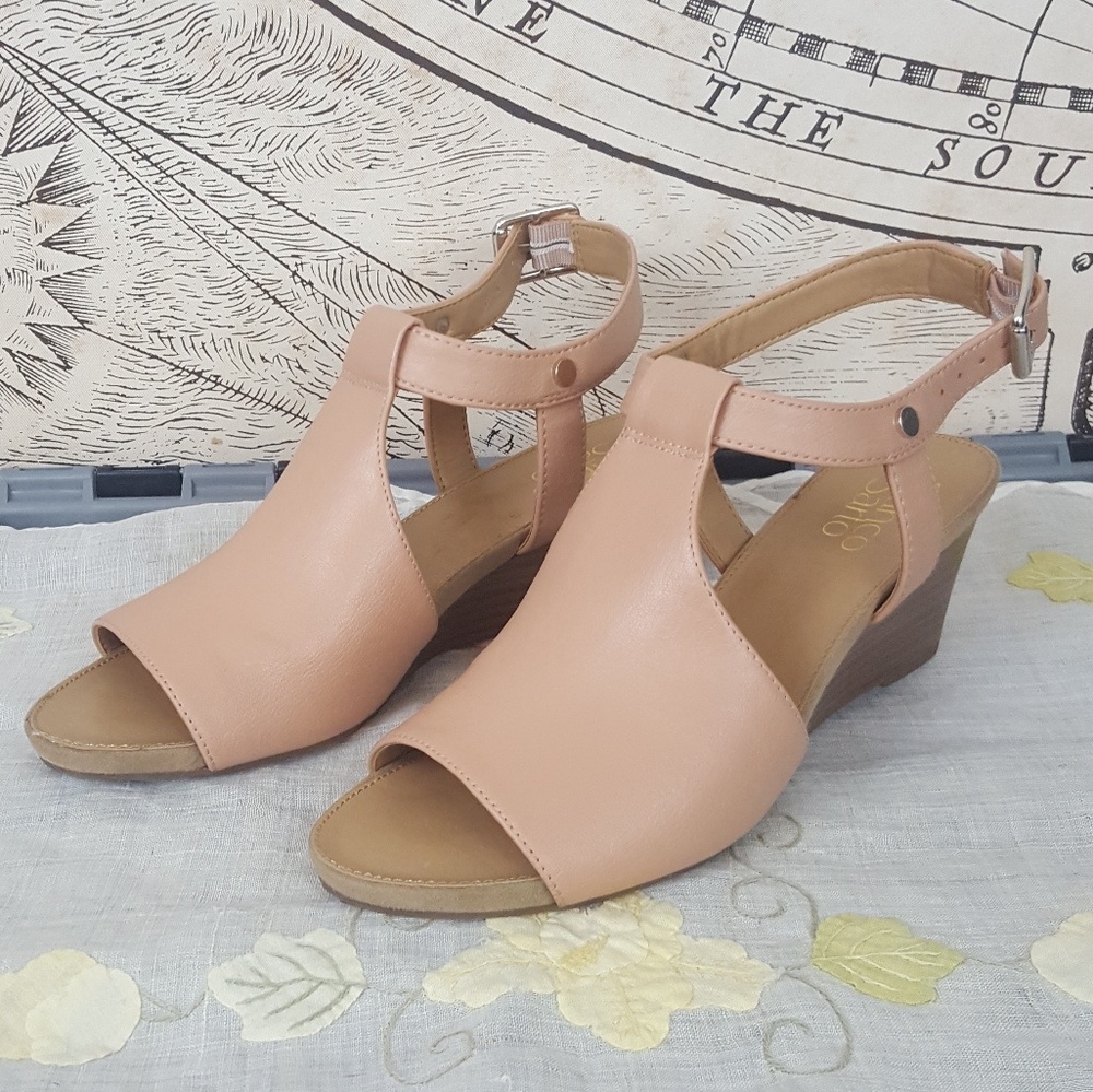 Franco Sarto 7 Danika faux leather wedge peep toe